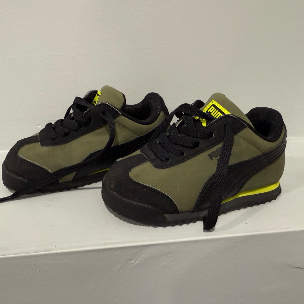 Infant size 5.5 puma sneakers